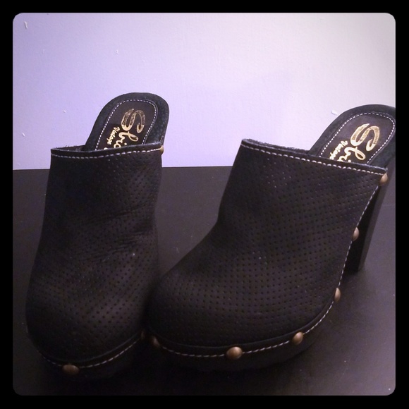 Sbicca Shoes - Final Offer!! Sbicca Vintage Collection Clogs Black size 7